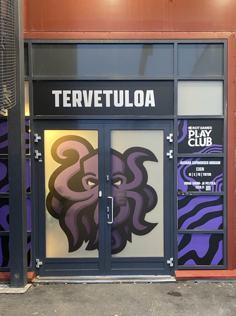 Kuva EXENin pelitilan ulko-ovesta.